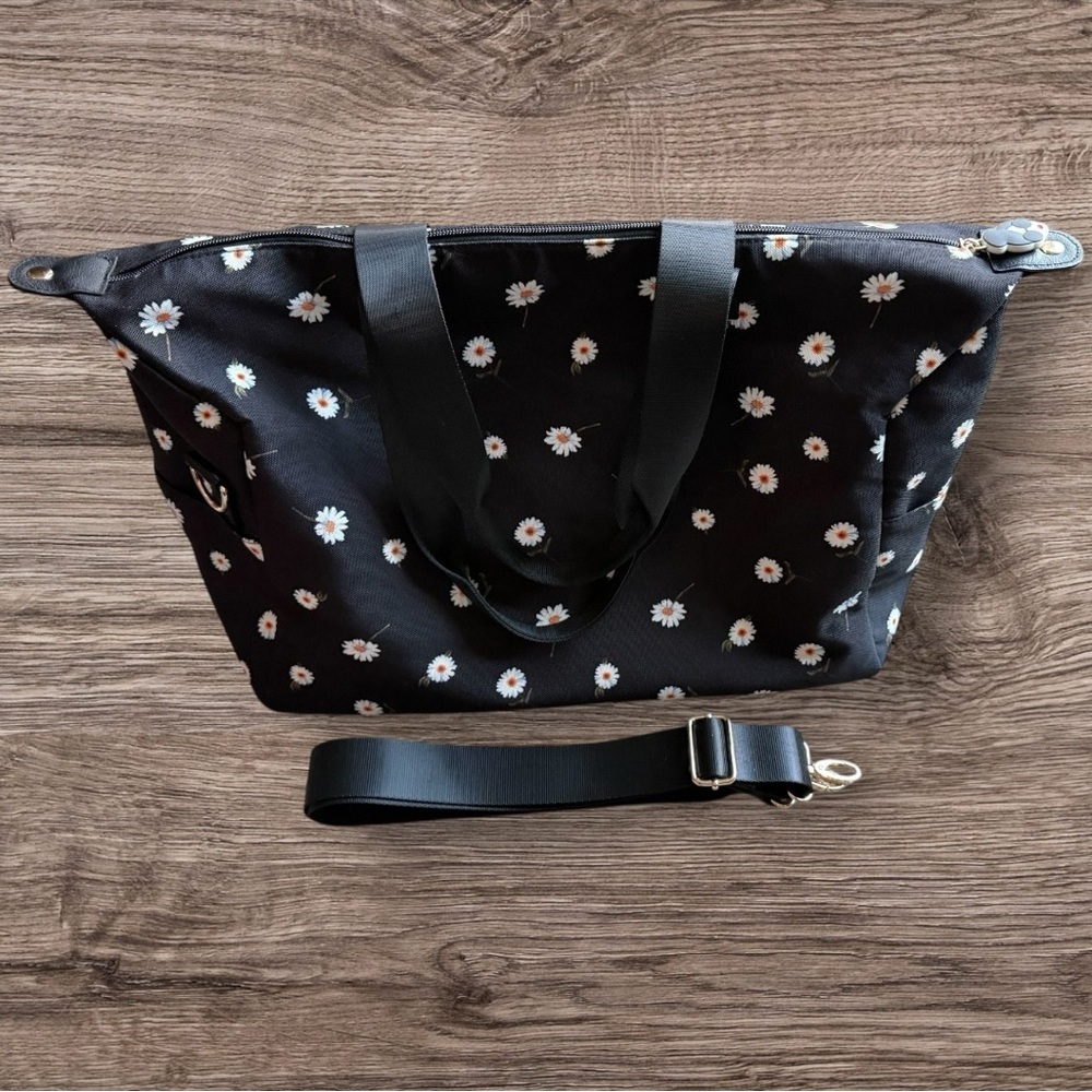 Alice + Olivia X FABFITFUN Daisy Print Canvas Duffle Bag - NWOT